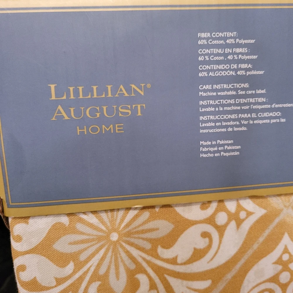 🤎 NWT Lillian August gold medallion shower curtain